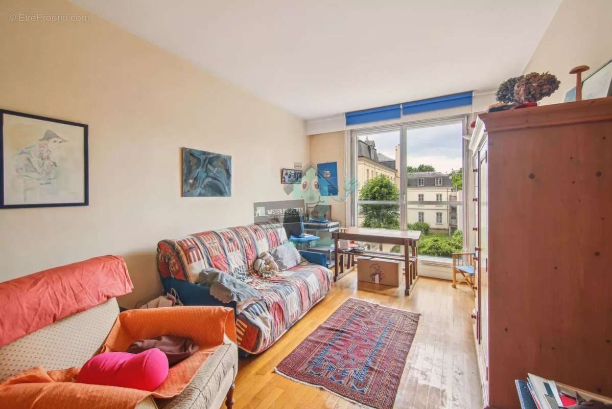 Appartement à NEUILLY-SUR-SEINE