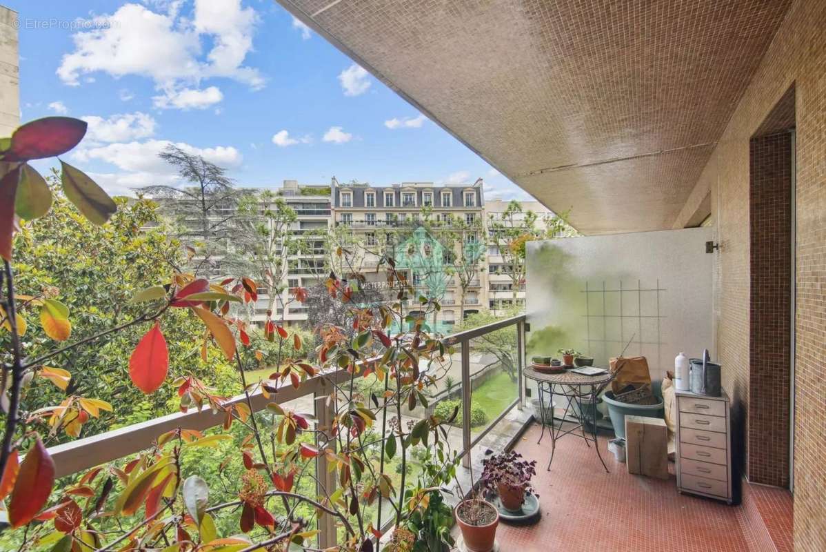 Appartement à NEUILLY-SUR-SEINE