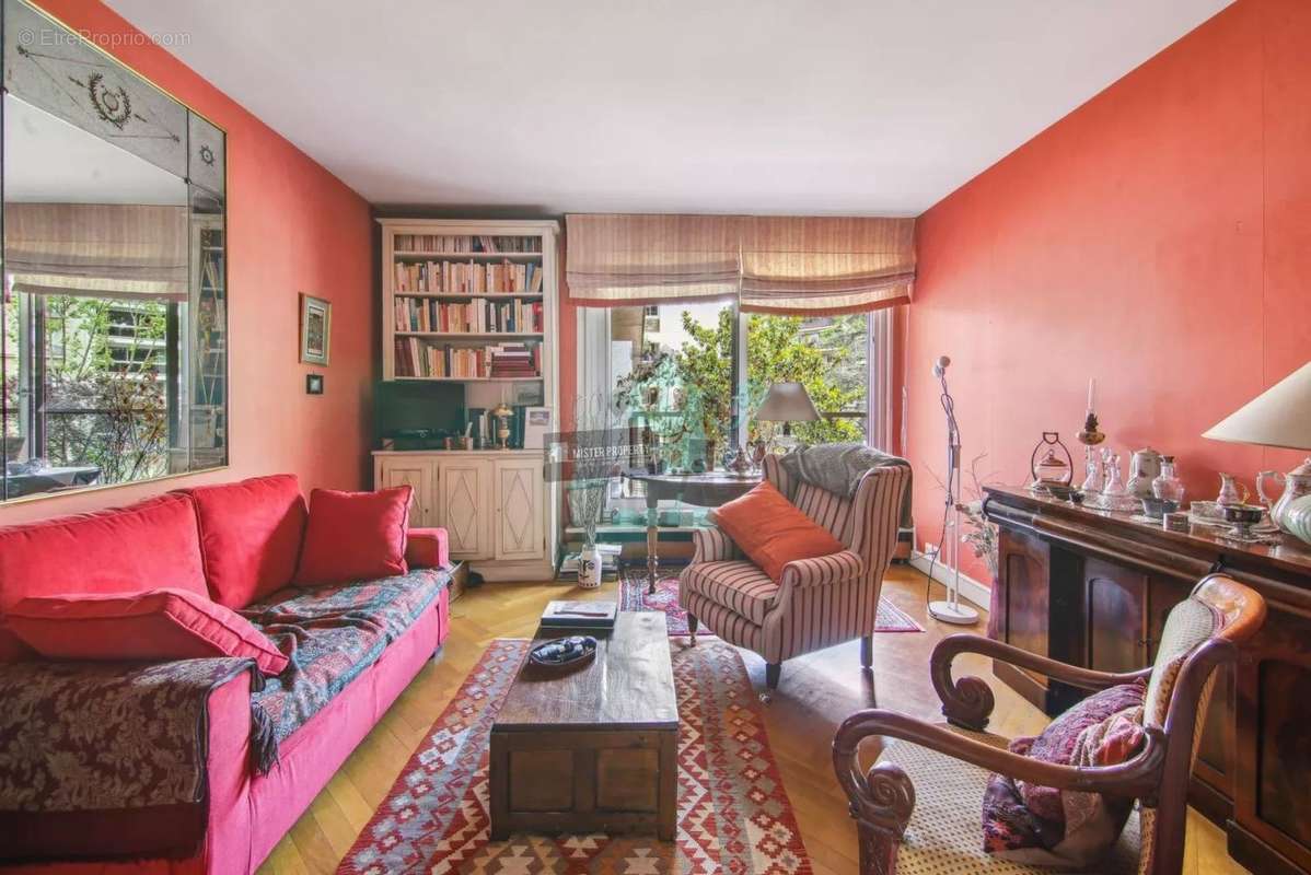 Appartement à NEUILLY-SUR-SEINE