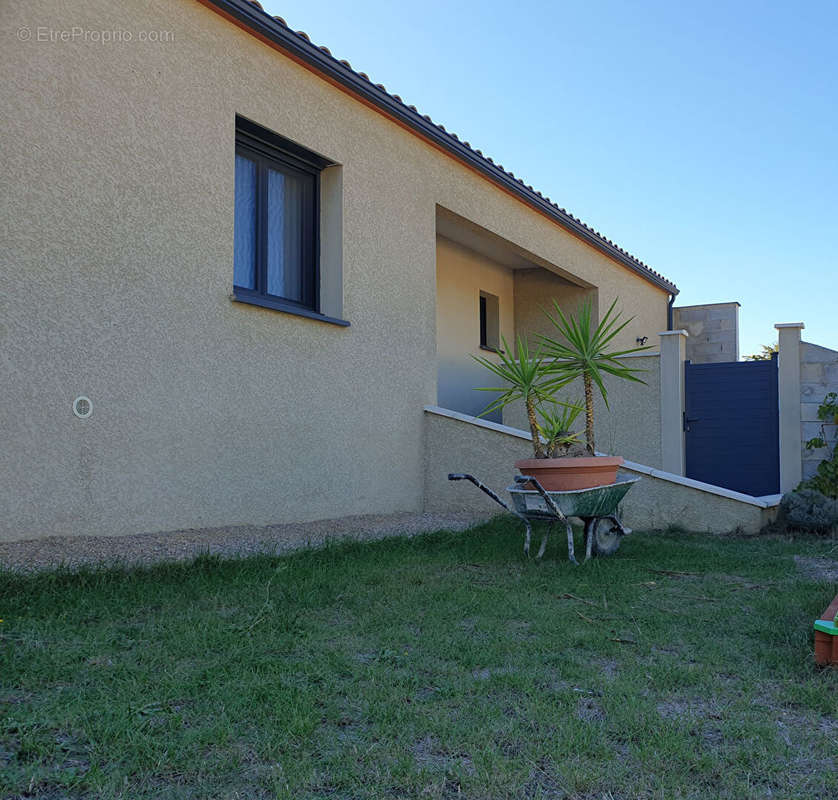 Maison à VILLEMOUSTAUSSOU