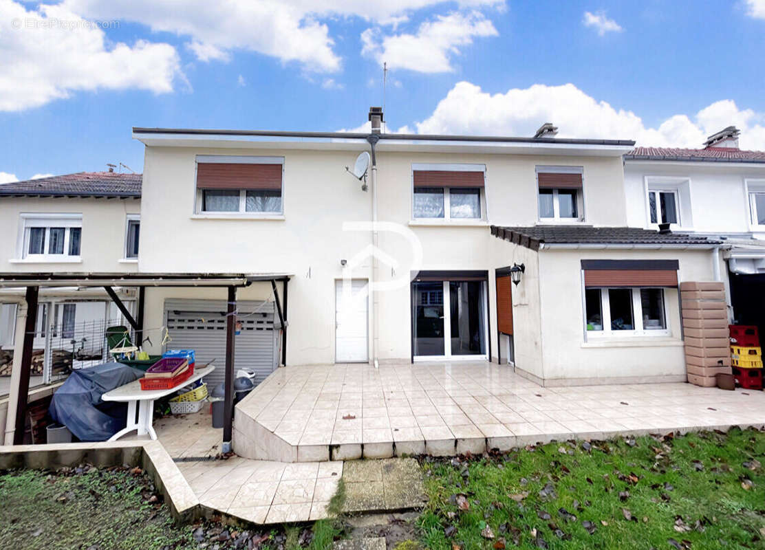 Maison à CHARLEVILLE-MEZIERES