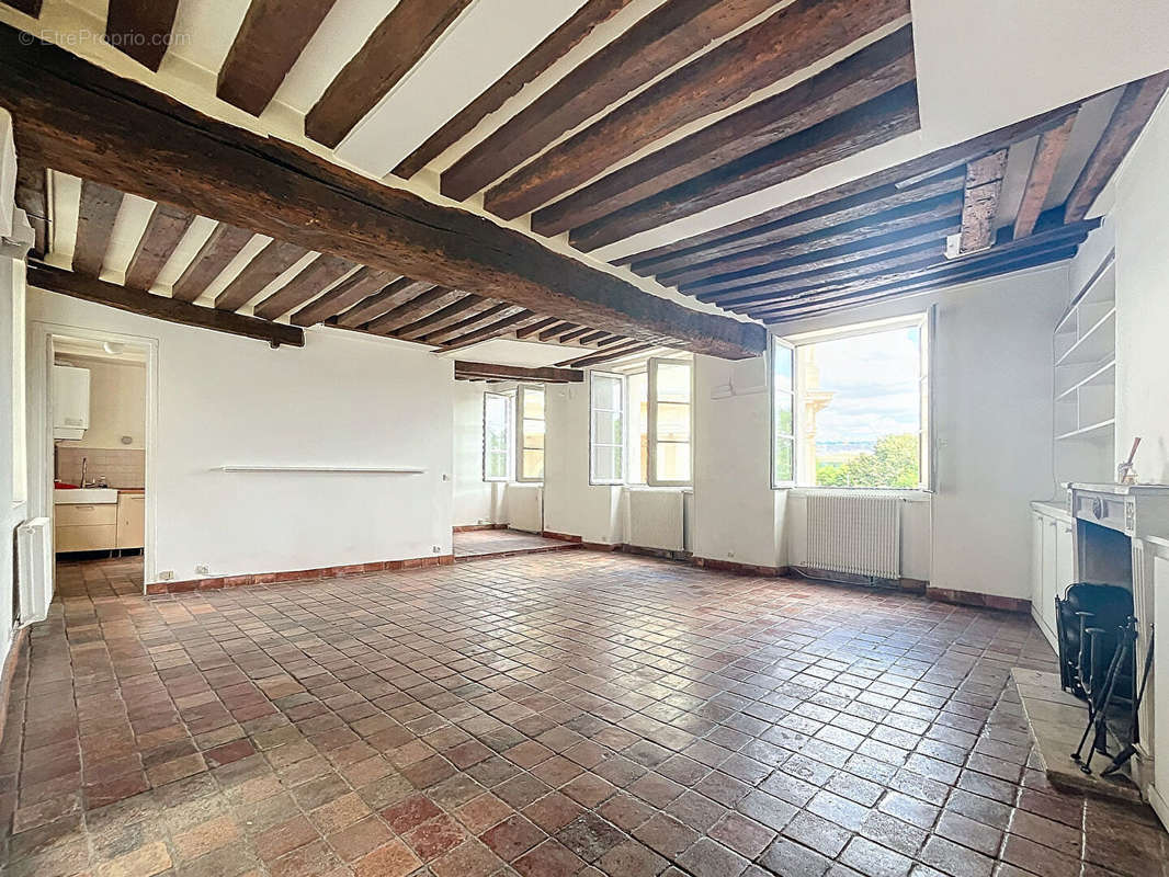 Appartement à PARIS-1E