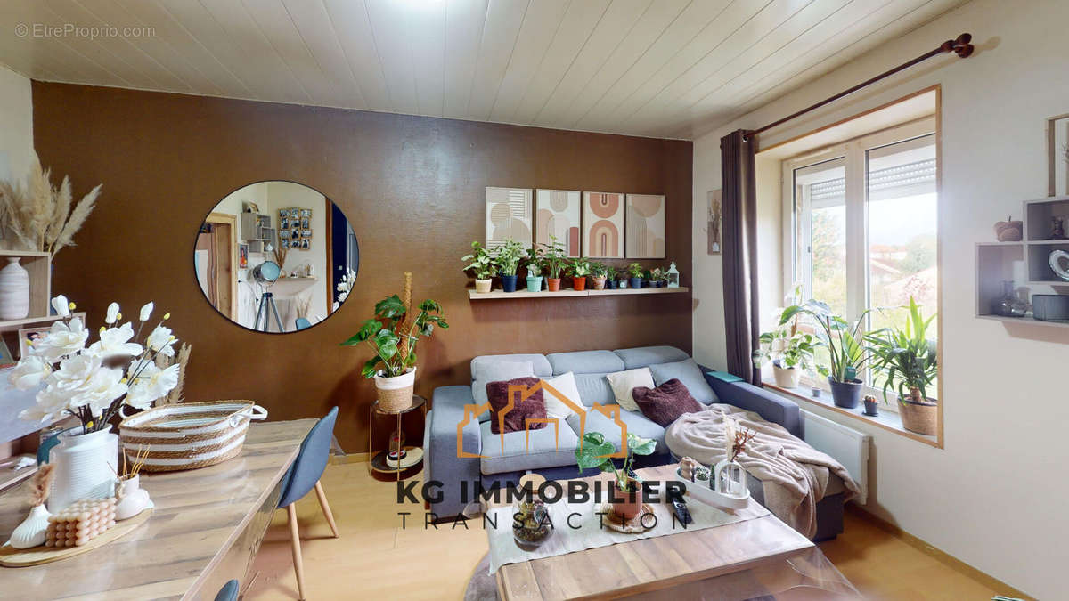 Appartement à CONFLANS-EN-JARNISY