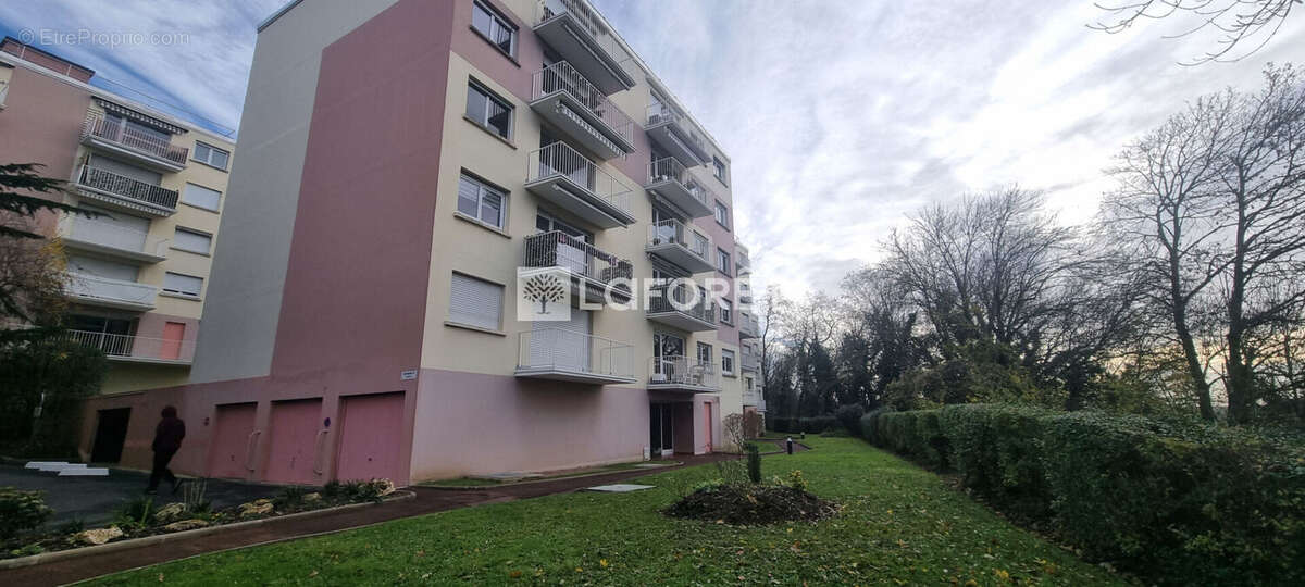 Appartement à SAINT-PIERRE-DU-PERRAY