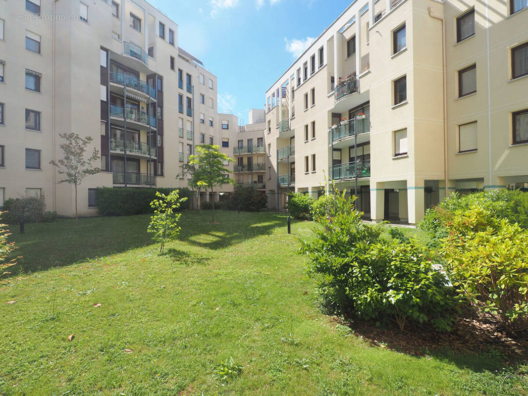 Appartement à MONTIGNY-LE-BRETONNEUX