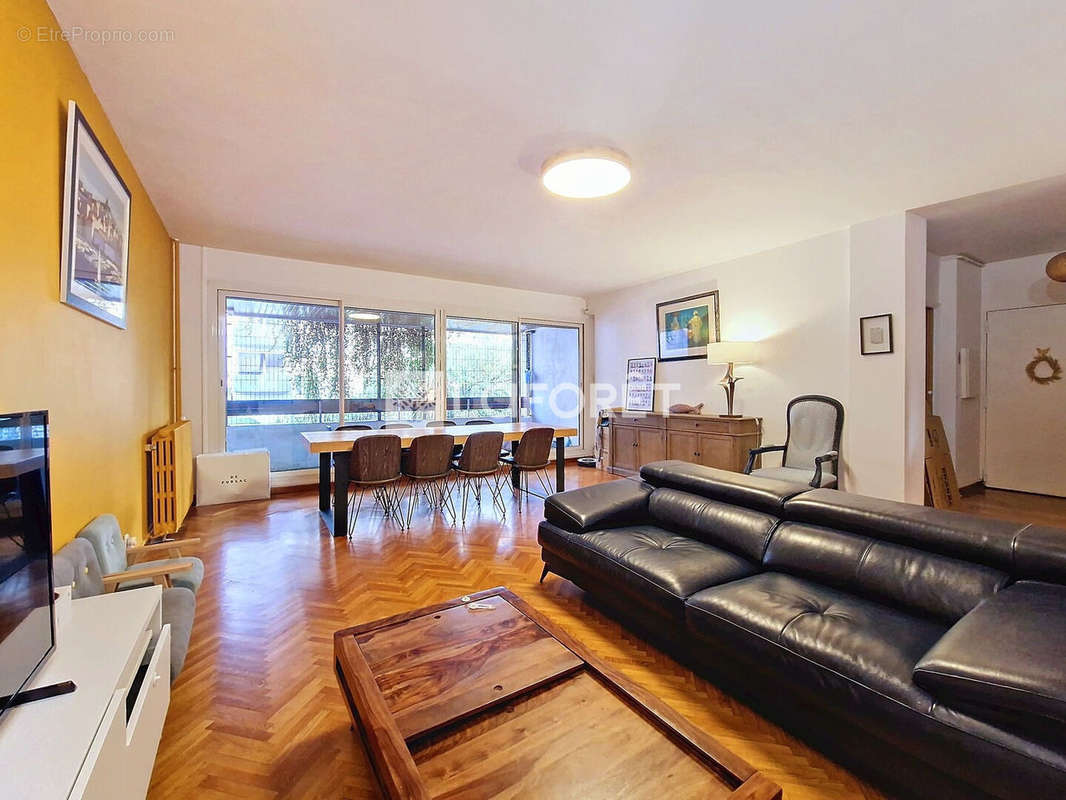 Appartement à MARSEILLE-8E