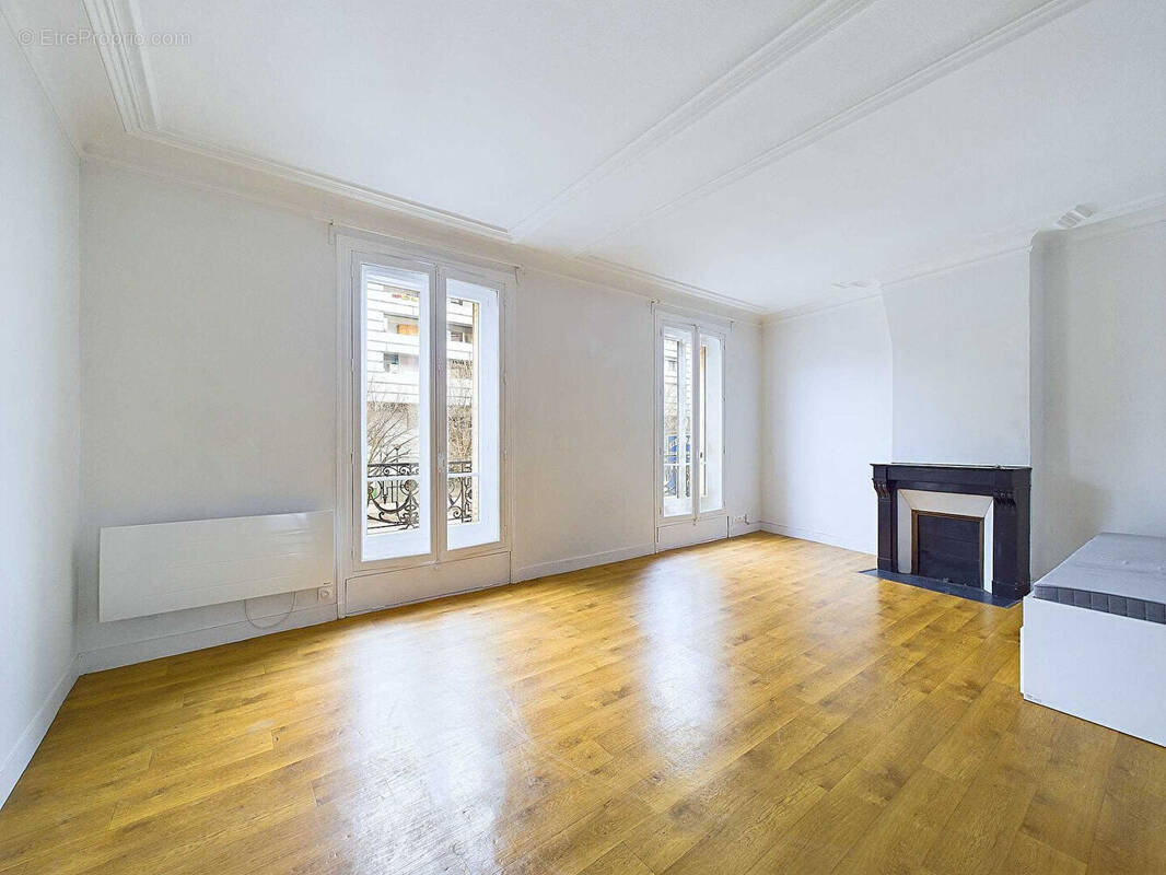 Appartement à PARIS-17E