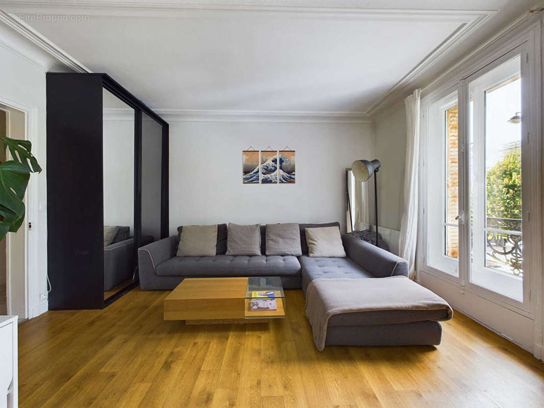 Appartement à PARIS-17E