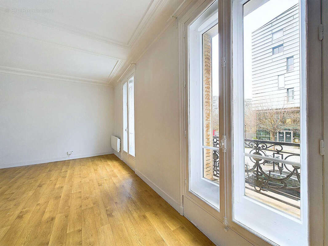 Appartement à PARIS-17E