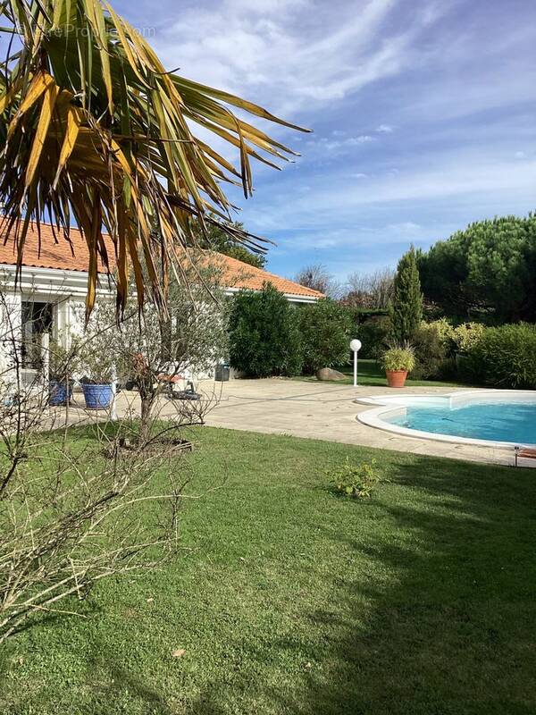 Façade maison sud vue piscine - Maison à SOULAC-SUR-MER