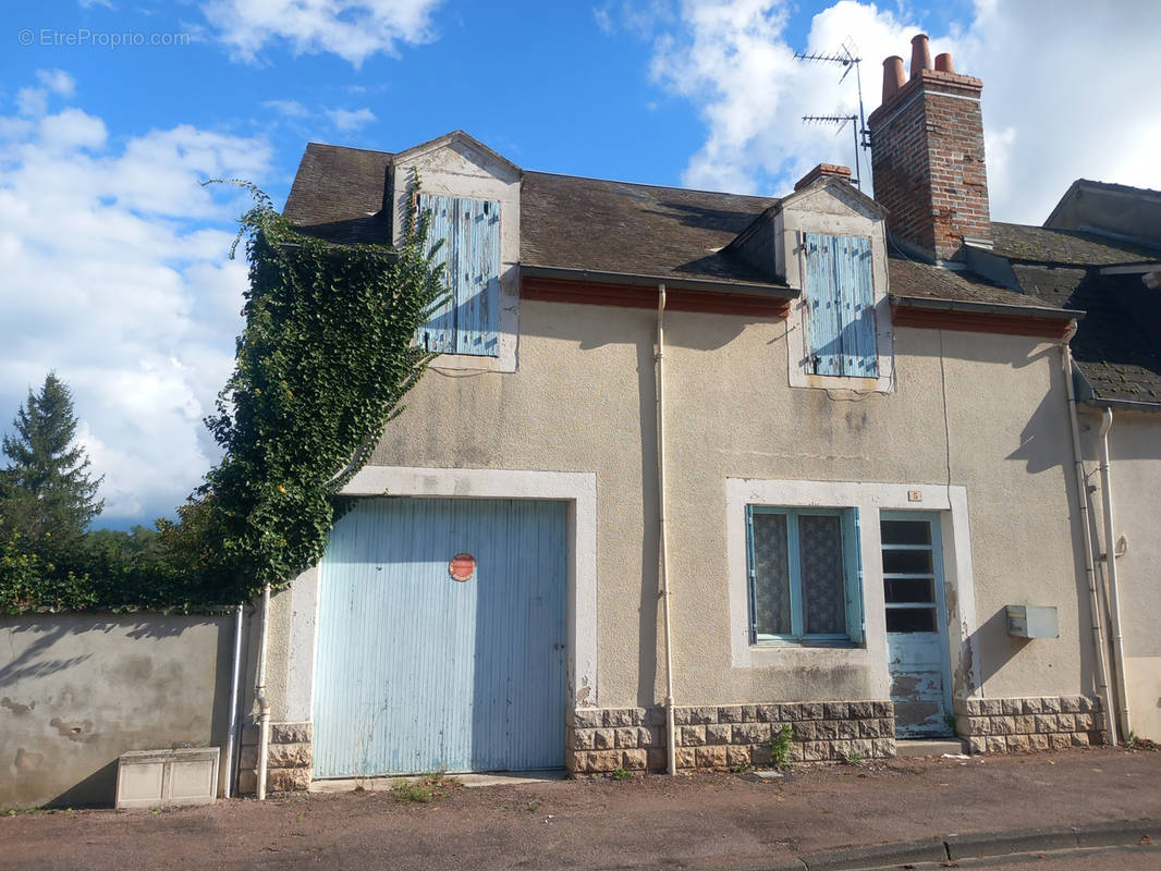 Maison à LUCENAY-LES-AIX