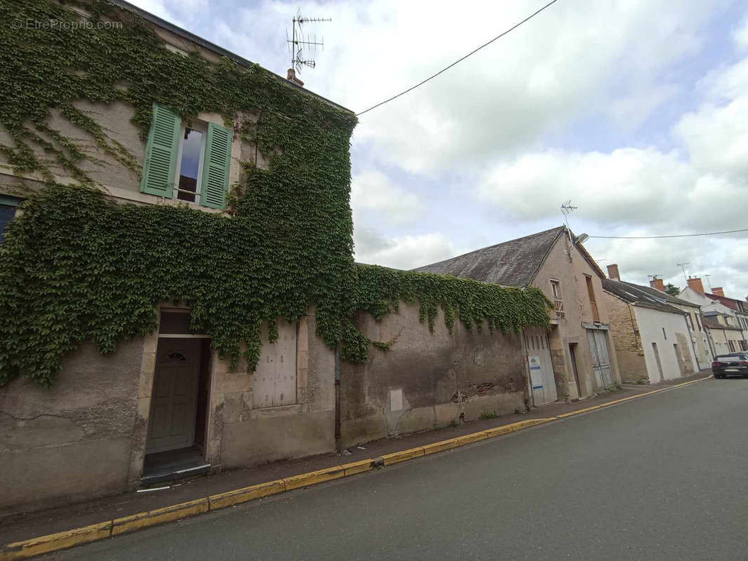 Appartement à LA GUERCHE-SUR-L&#039;AUBOIS