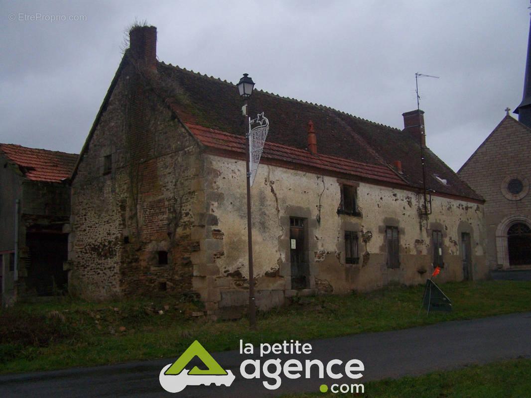 Maison à NOUZERINES