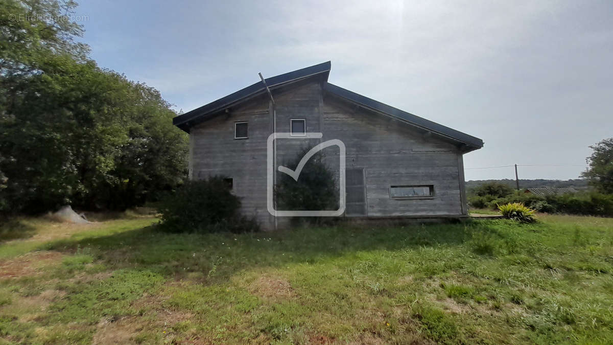 Maison à MONTVALENT