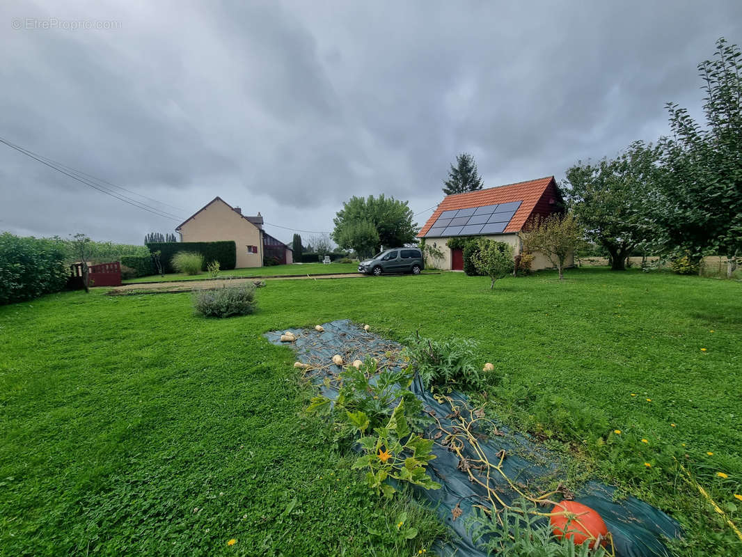 Maison à LE MELE-SUR-SARTHE