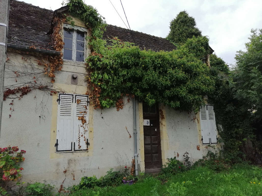 Maison à VARENNES-VAUZELLES