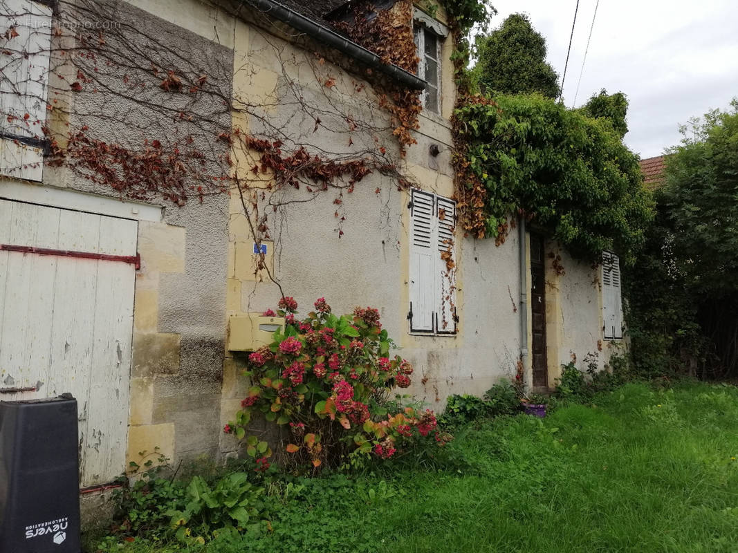 Maison à VARENNES-VAUZELLES