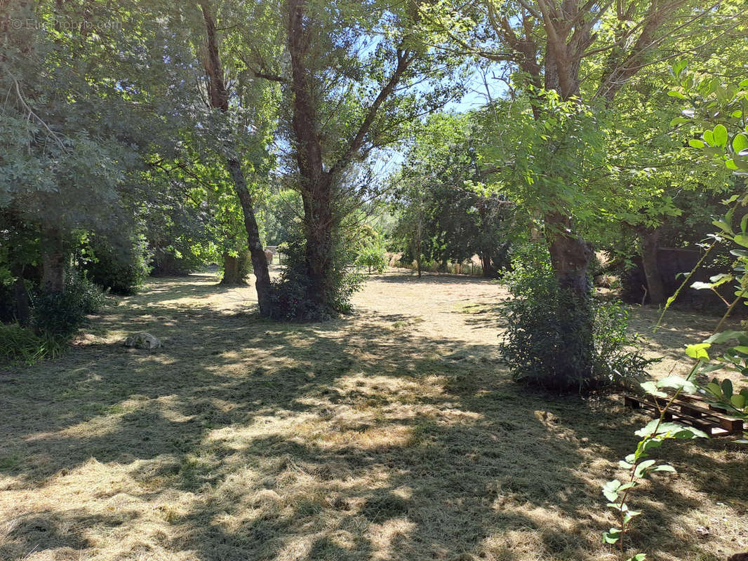 Terrain à LEOGNAN