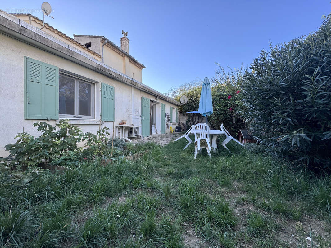 Appartement à PEYROLLES-EN-PROVENCE