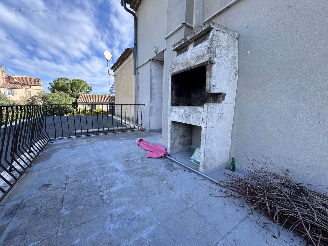 Appartement à PEYROLLES-EN-PROVENCE