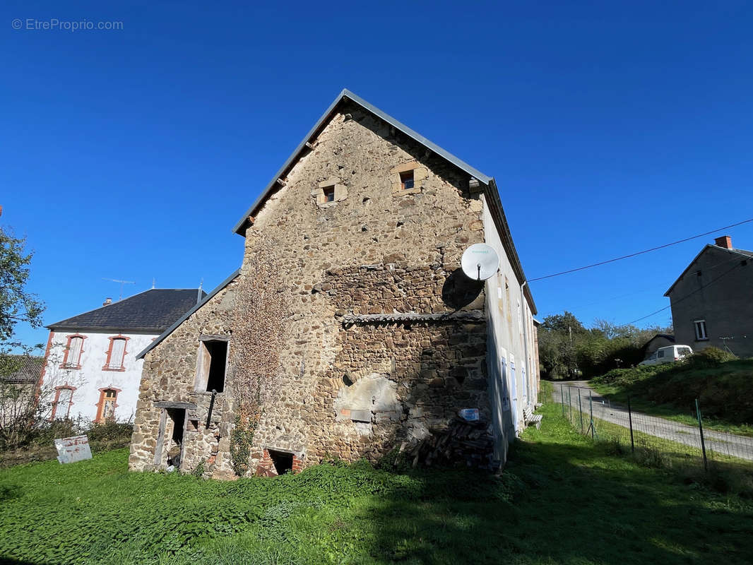 Maison à VIRLET