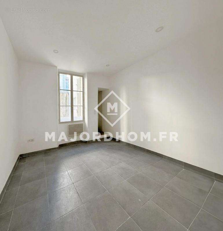 Appartement à MARSEILLE-1E