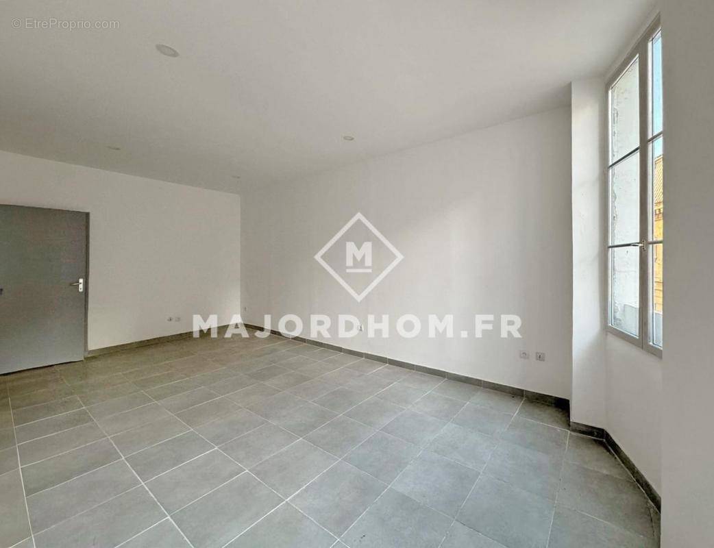 Appartement à MARSEILLE-1E