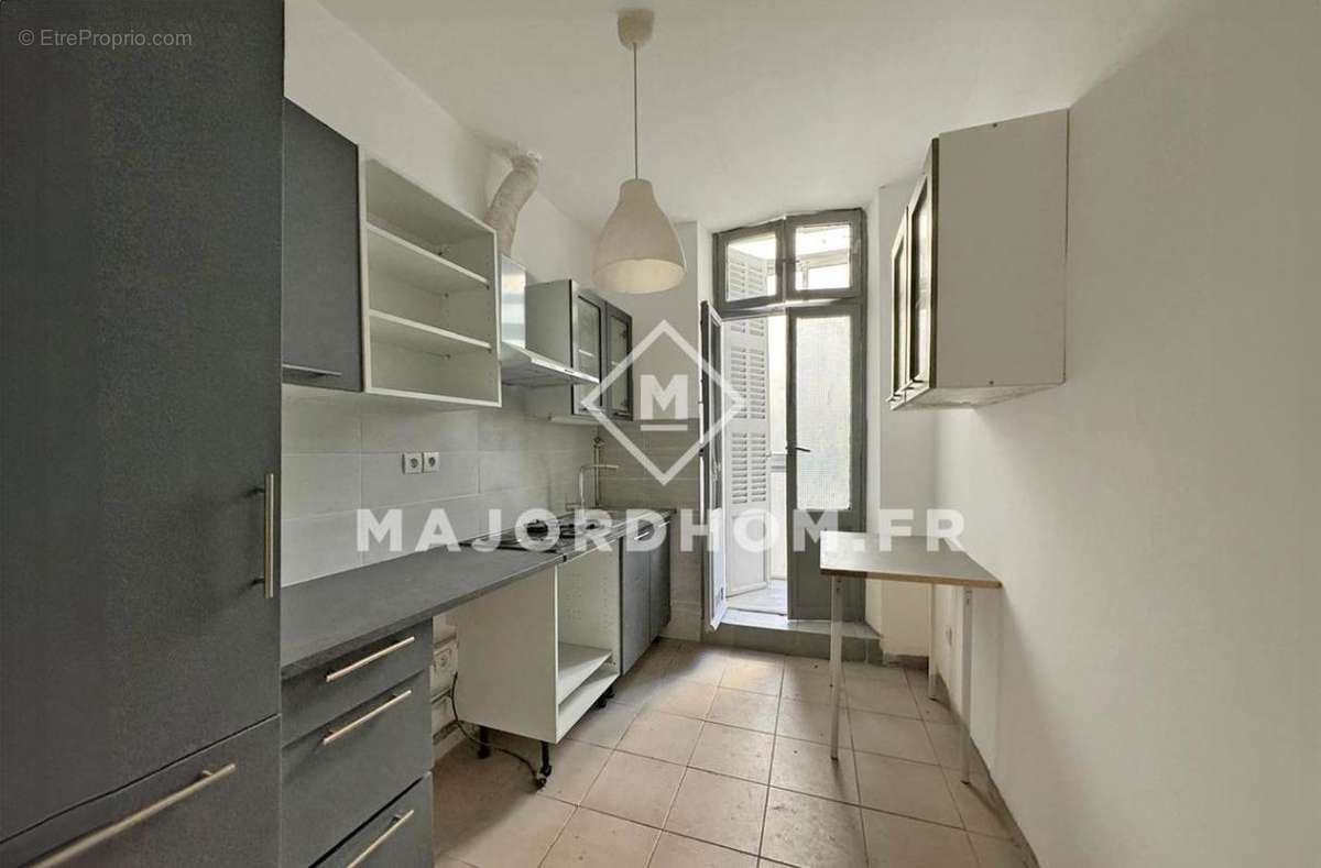 Appartement à MARSEILLE-1E