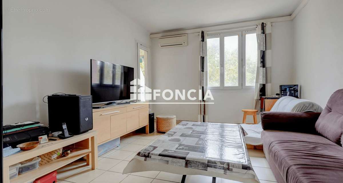 Appartement à MARSEILLE-9E