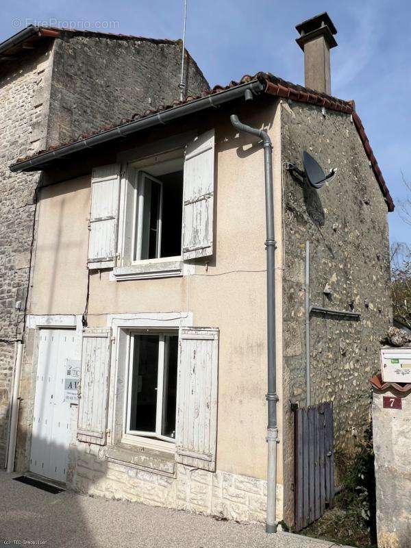 Maison à VERTEUIL-SUR-CHARENTE