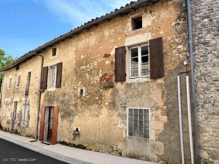 Maison à VERTEUIL-SUR-CHARENTE