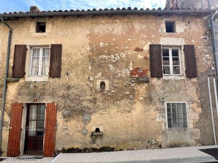 Maison à VERTEUIL-SUR-CHARENTE