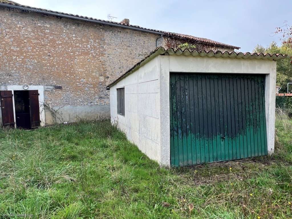 Maison à VERTEUIL-SUR-CHARENTE