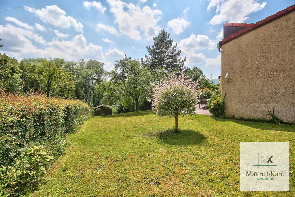 Maison à LAY-SAINT-CHRISTOPHE