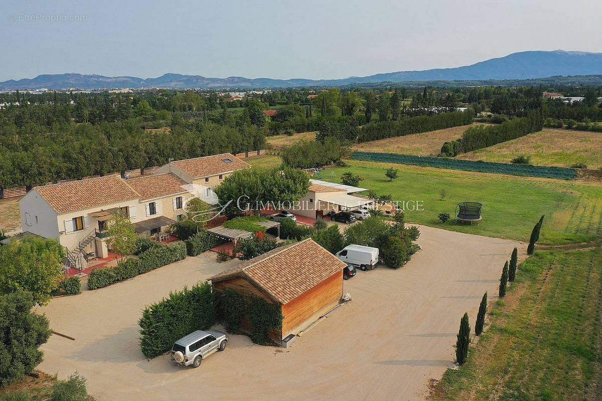 Maison à PERNES-LES-FONTAINES