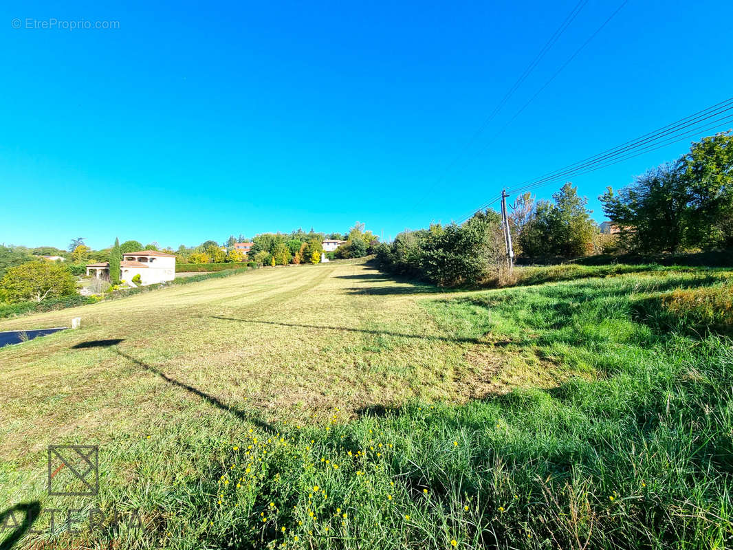 Terrain à AUREVILLE