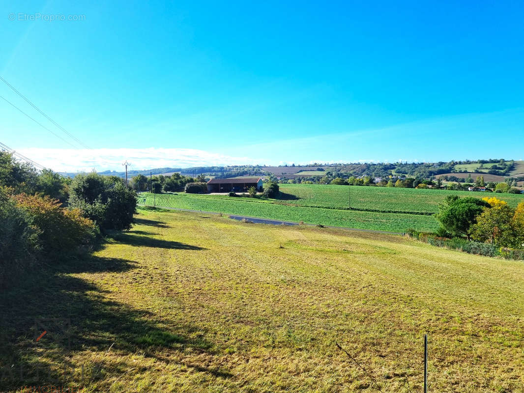 Terrain à AUREVILLE