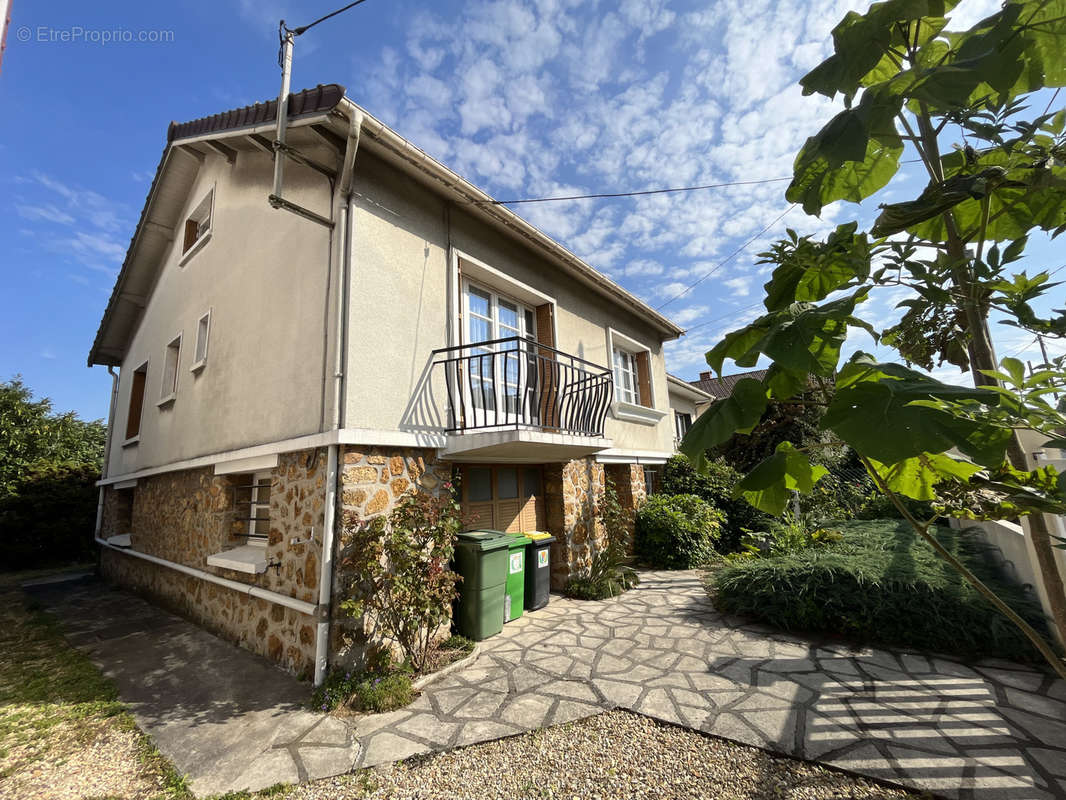 Maison à PARAY-VIEILLE-POSTE