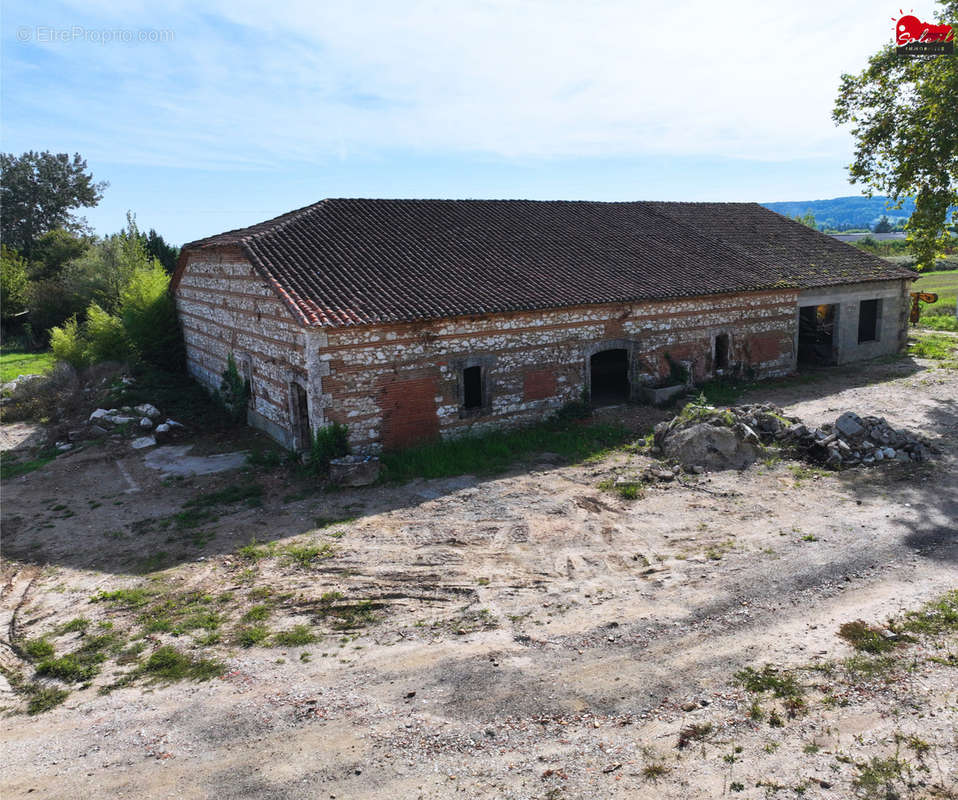 Maison à ALLEZ-ET-CAZENEUVE