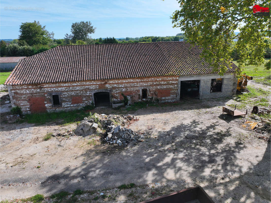 Maison à ALLEZ-ET-CAZENEUVE