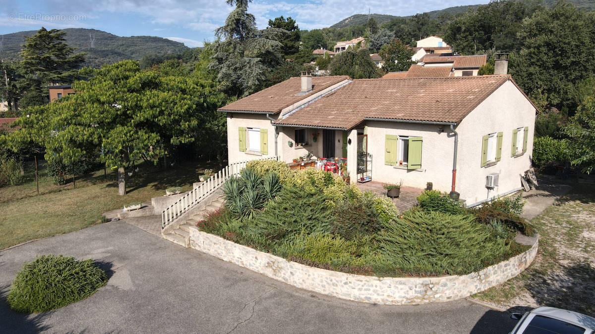 Maison à SAINT-PERAY