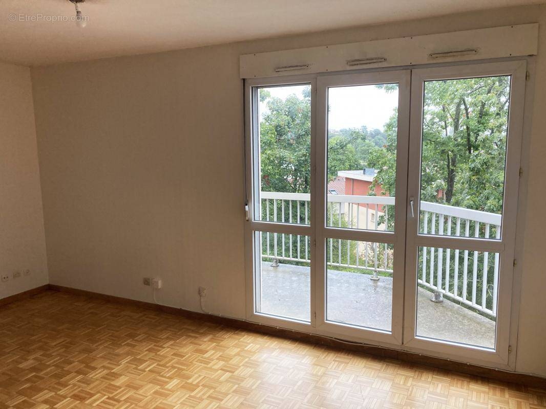 Appartement à SAINT-GENIS-LAVAL