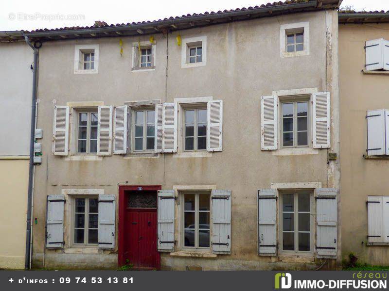 Maison à CHEF-BOUTONNE