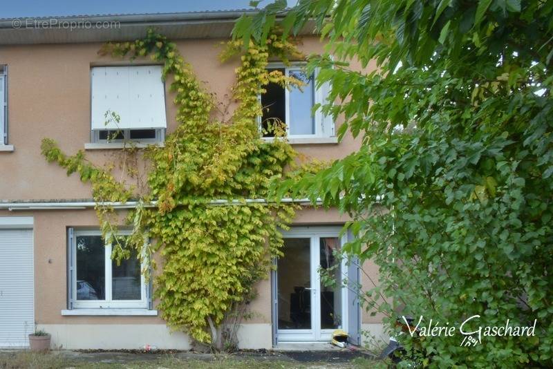 Maison à SAINT-ASTIER