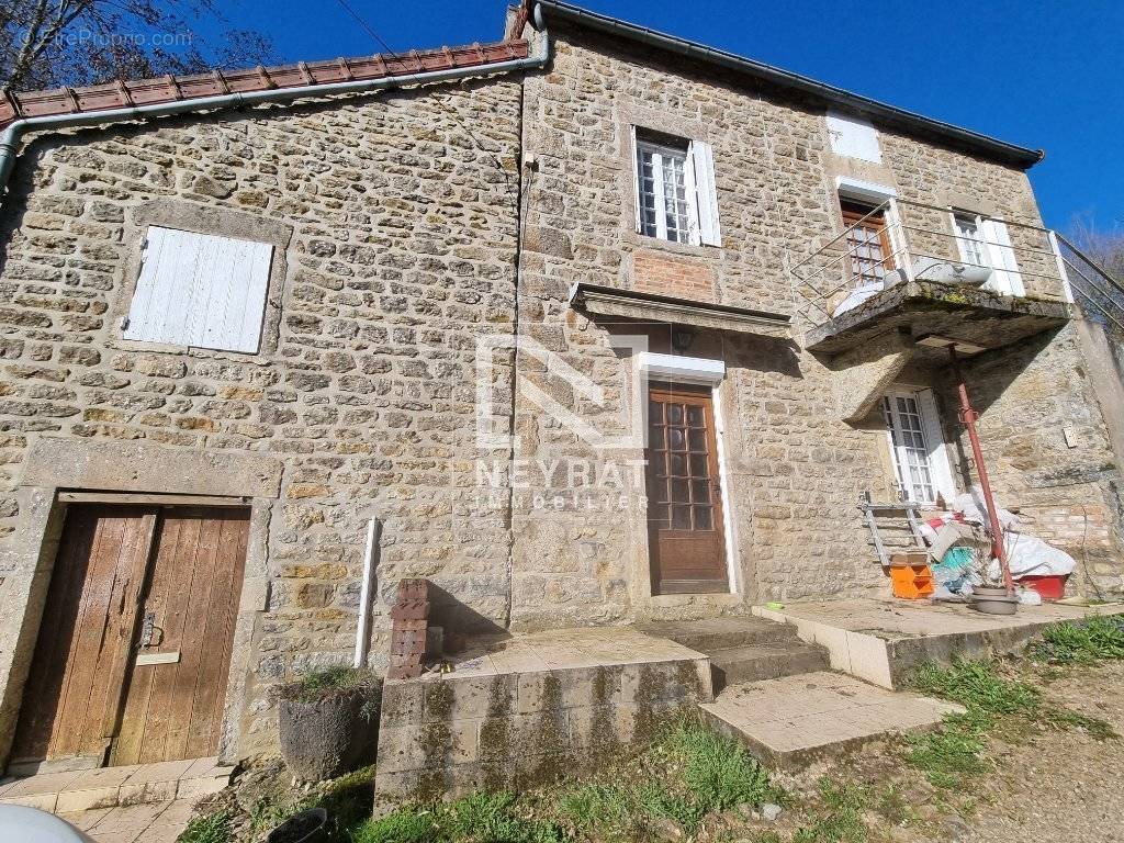 Maison à SAINT-SERNIN-DU-PLAIN