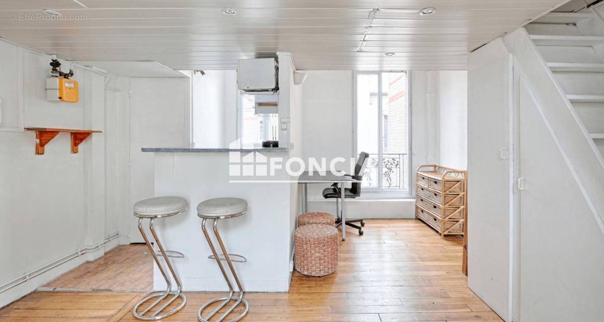 Appartement à PARIS-14E