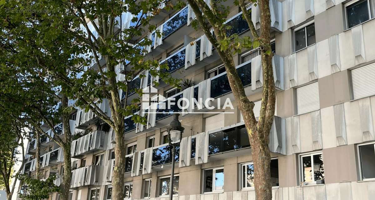 Appartement à PARIS-19E