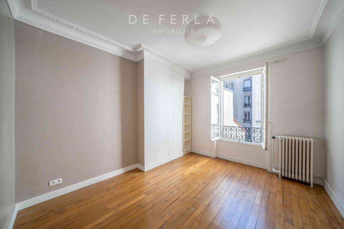 Appartement à PARIS-14E