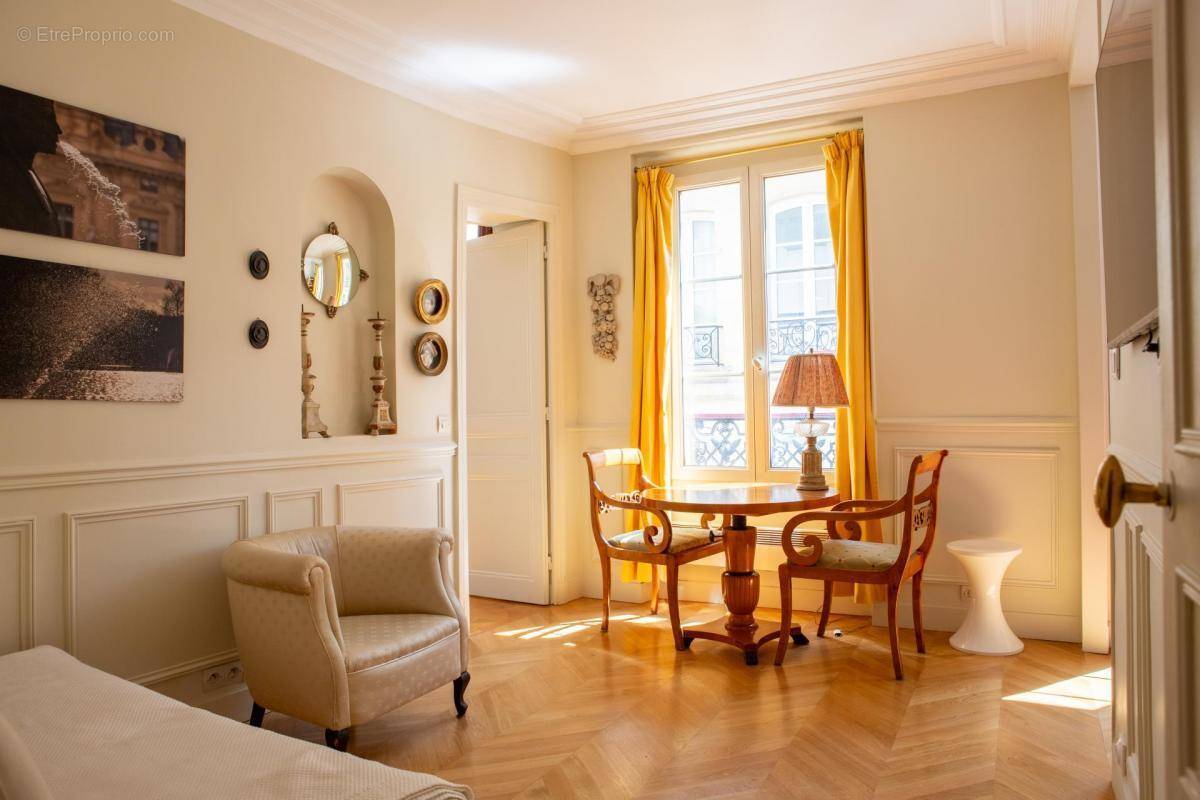 Appartement à PARIS-4E