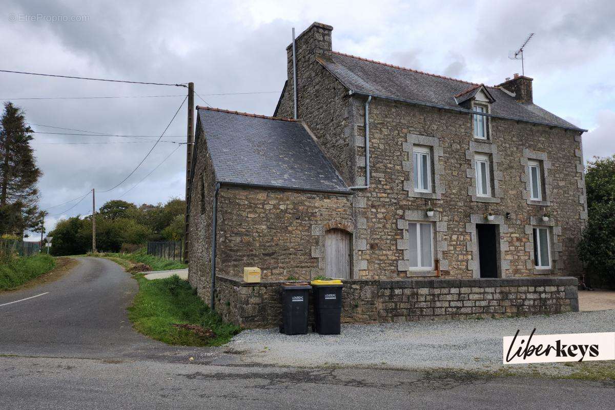 Maison à COLLINEE